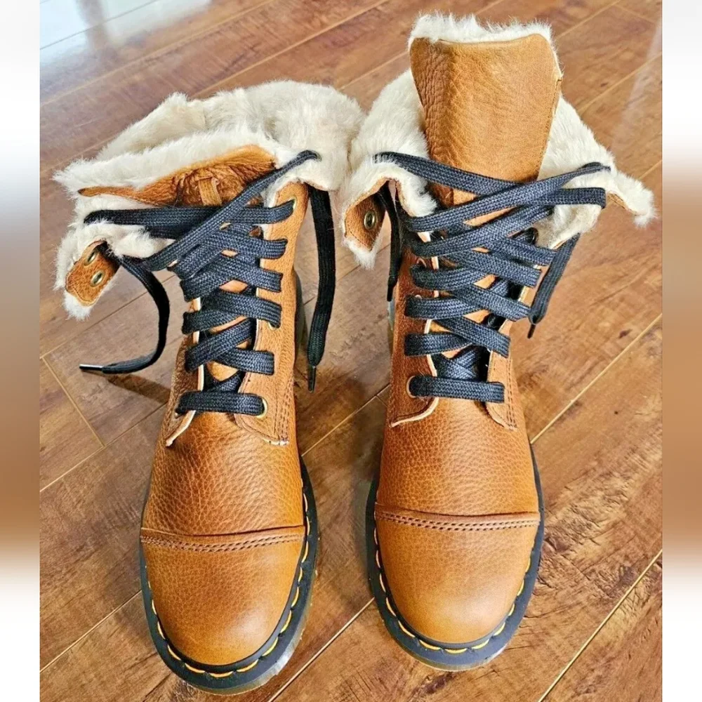 DR. MARTENS Aimilita FL Fur-Lined GRIZZLY LEATHER Boots TAN Sz US 10 - Picture 4 of 11